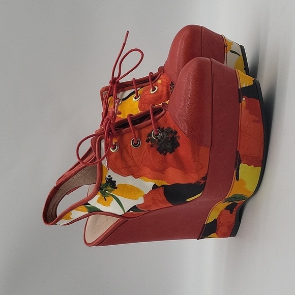 1053- Stuart Weitzman Red Floral Lace-Up Platform Wedge Heels Size 9 - Picture 5 of 17